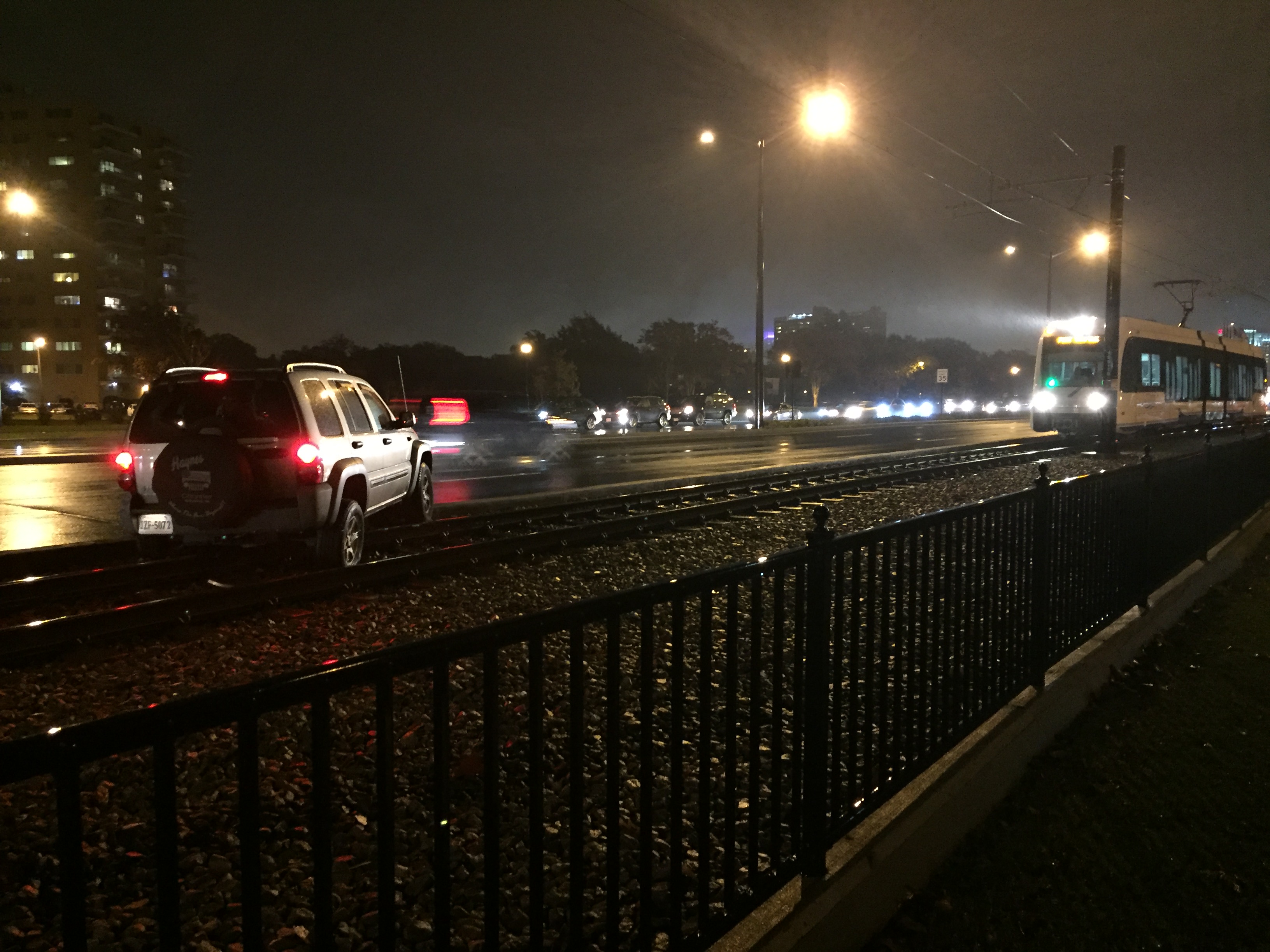 SUV stuck on light rail tracks in Norfolk | 13newsnow.com