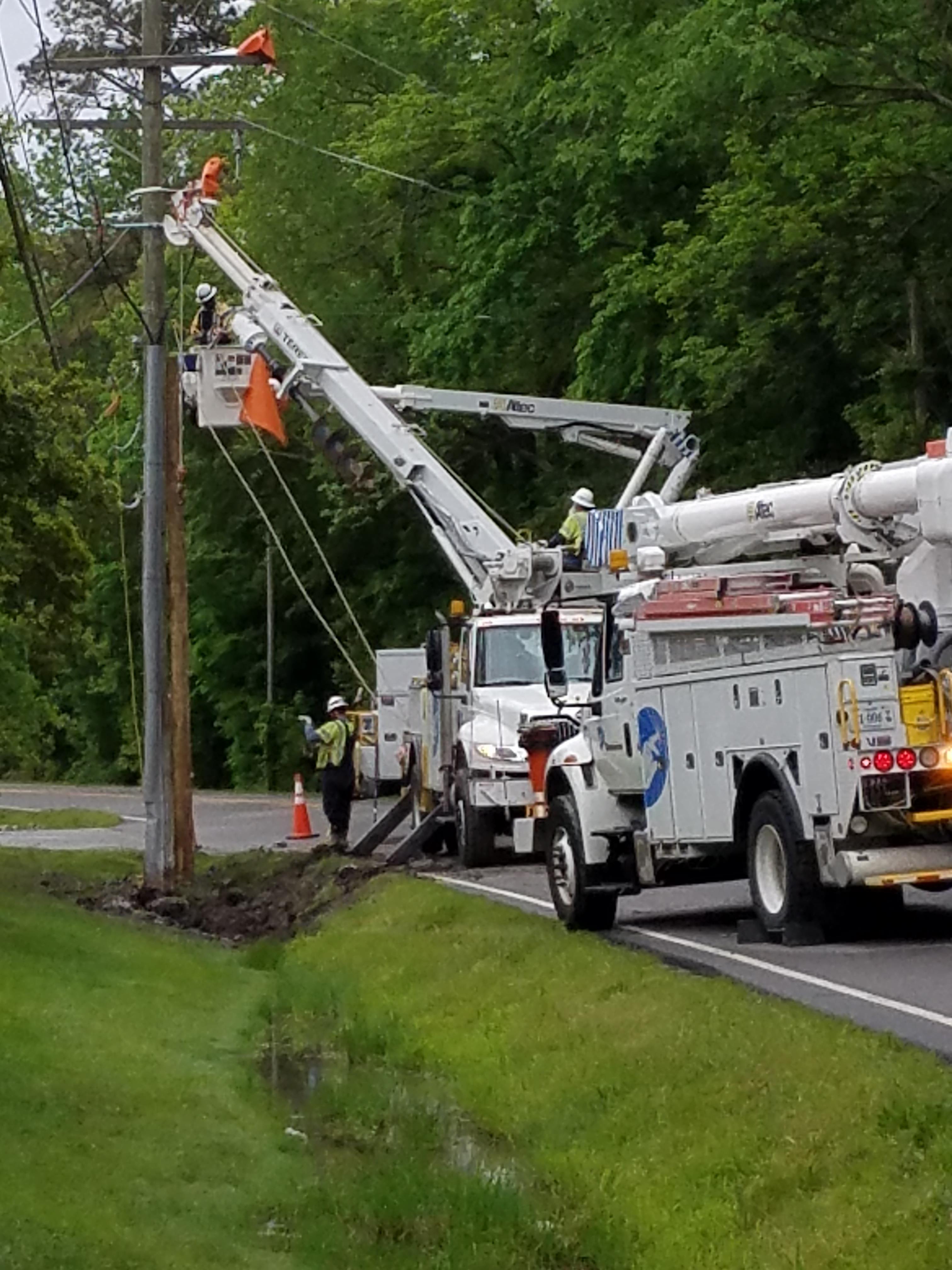 Downed power pole causes outages in Va. Beach