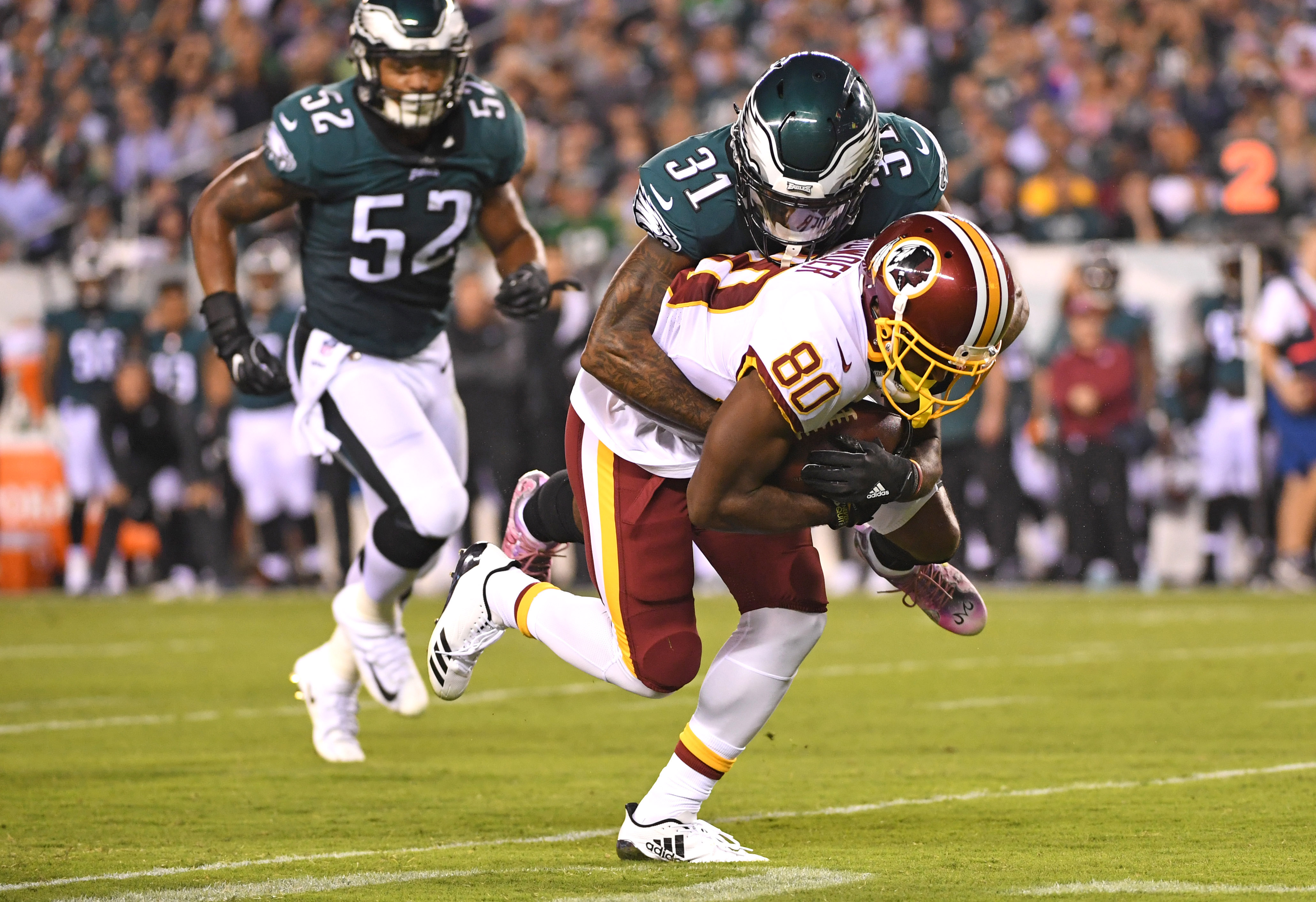 Wentz throws 4 TDs as Eagles roll over Redskins, 34-24