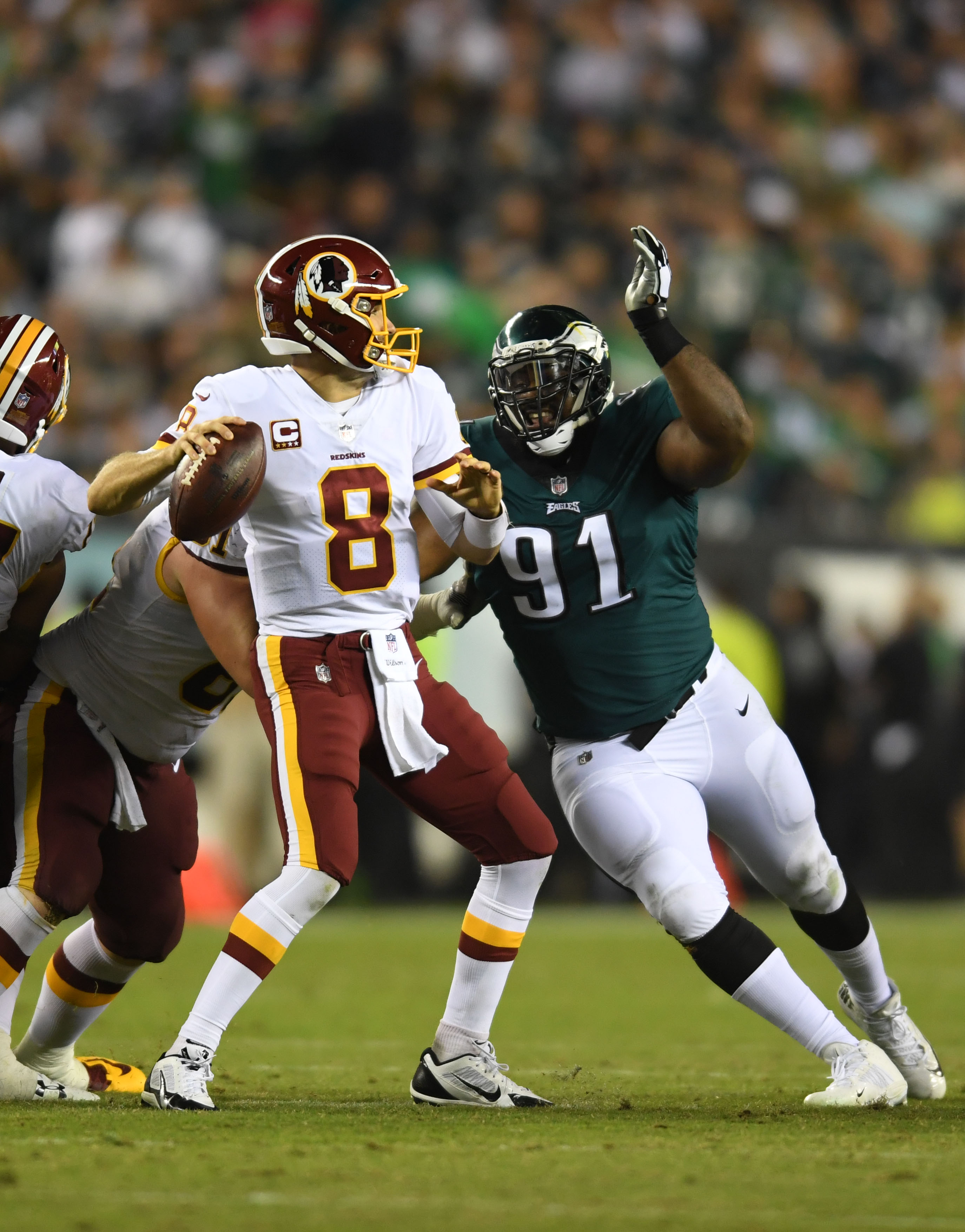 Wentz throws 4 TDs as Eagles roll over Redskins, 34-24